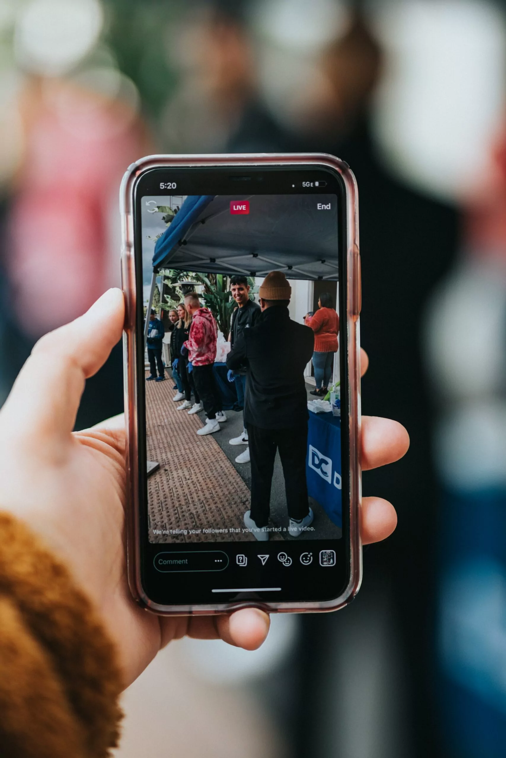 Livestream mit dem Smartphone auf einer Veranstaltung